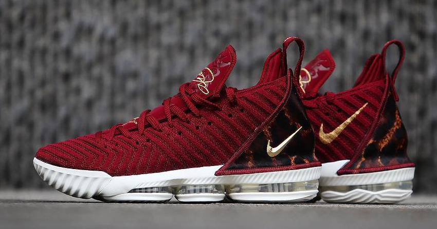 review lebron 16